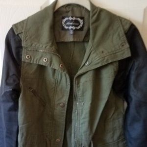 Olive green jacket with black sleeves safari style Ambiance size Jr's small